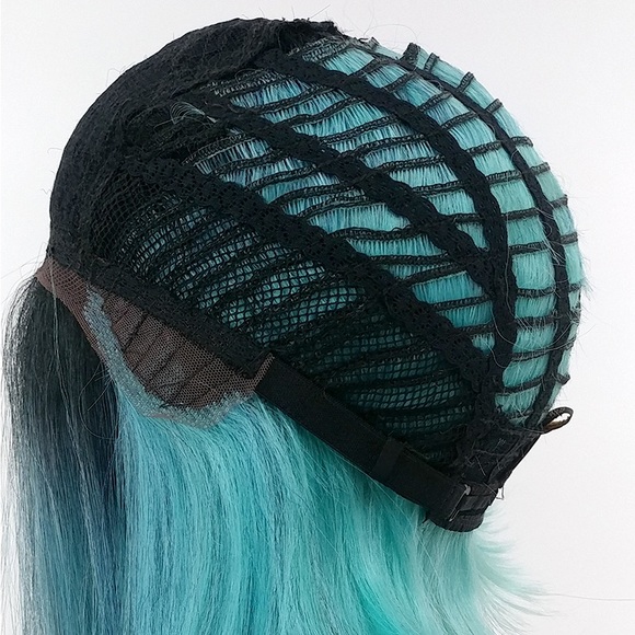 Blue lace front heat safe bob wig - Picture 9 of 12